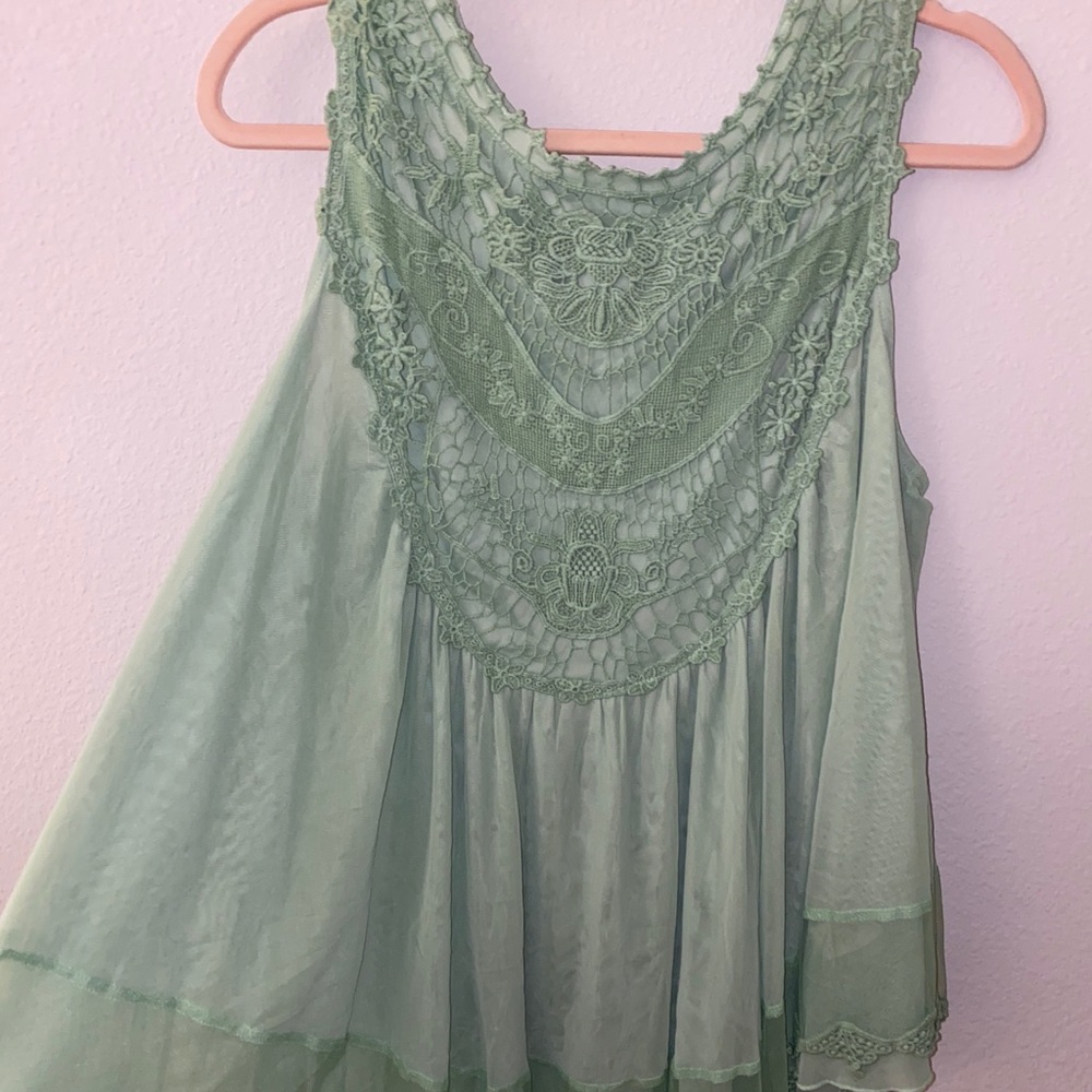 NWT mint lace top layered sleeveless